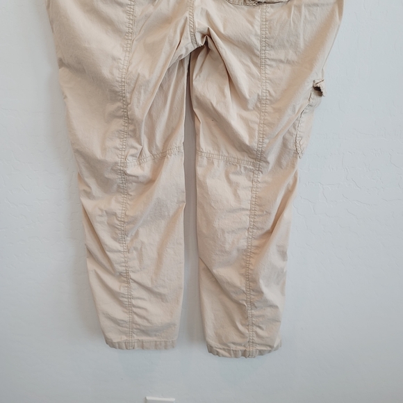 Duo Maternity Beige Pants/Capris Size Large - Picture 2 of 12